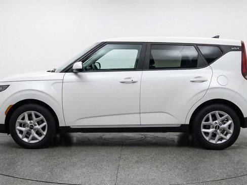 Used 2025 Kia Soul LX w/ LX Technology Package image 5