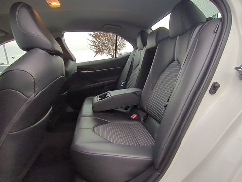 Used 2023 Toyota Camry SE image 29