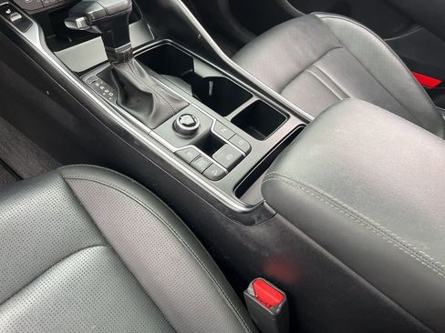 Used 2024 Kia Sorento S w/ Panoramic Sunroof Package image 18