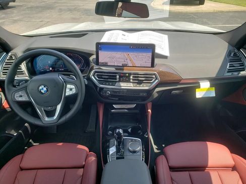 Certified 2025 BMW X4 xDrive30i w/ Premium Package AWD/4WD image 13