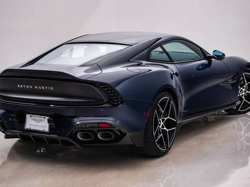 Used 2025 Aston Martin Vanquish image 12