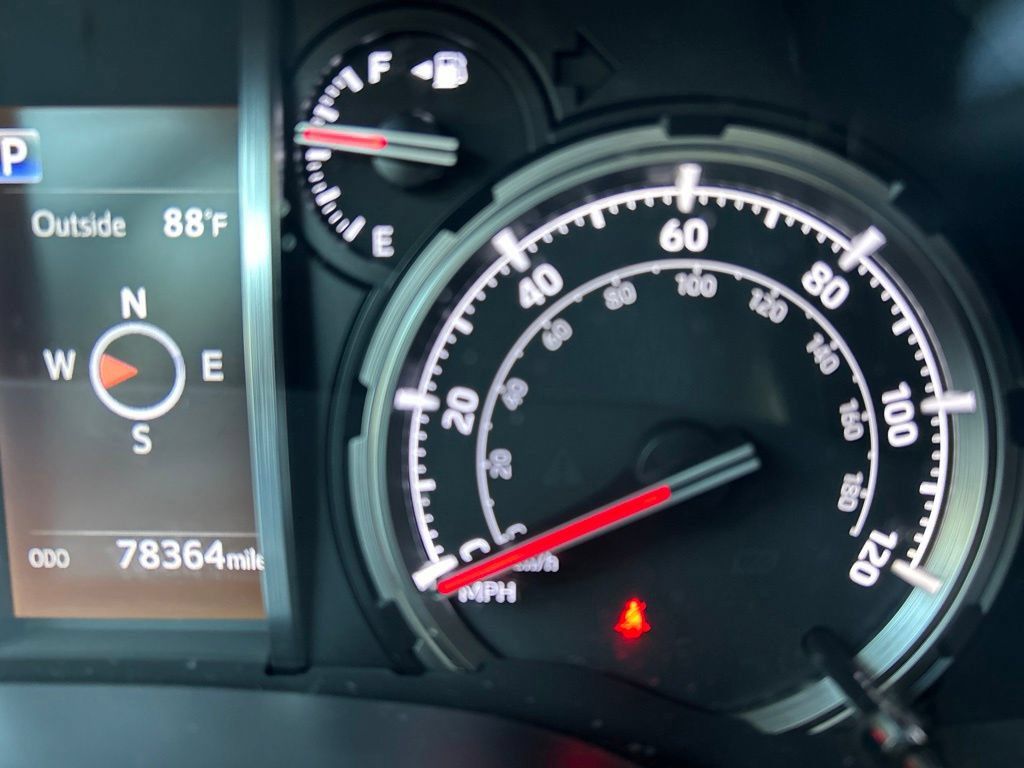 Used 2021 Toyota 4Runner TRD Off-Road Premium AWD/4WD image 22