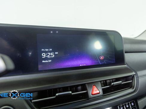 Used 2025 Kia Seltos SX w/ SX Sunroof Package AWD/4WD image 17
