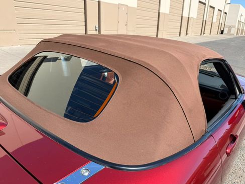 Used 2006 MAZDA MX-5 Miata Grand Touring w/ Premium Pkg RWD image 26