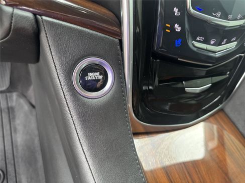 Used 2020 Cadillac Escalade Premium Luxury AWD/4WD image 25