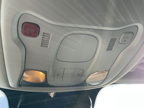 Used 2023 Jeep Renegade Latitude image 16