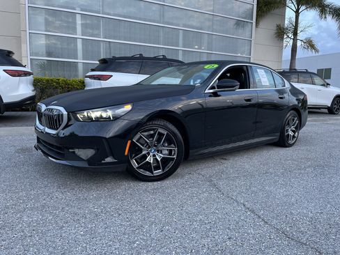 Used 2025 BMW i5 eDrive40i RWD image 1