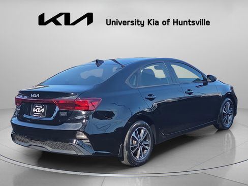 Used 2023 Kia Forte LXS FWD image 7