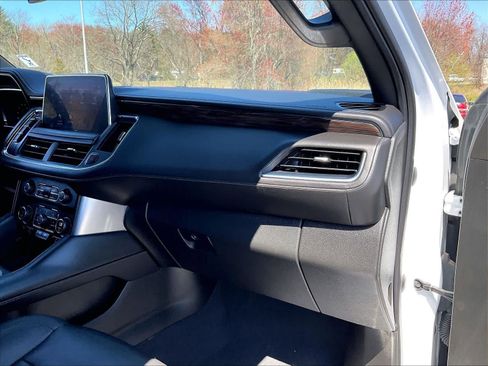 Used 2023 Chevrolet Tahoe Z71 w/ Luxury Package AWD/4WD image 13