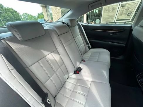 Used 2018 Lexus ES 350 w/ Luxury Package w/Wood Trim FWD image 30