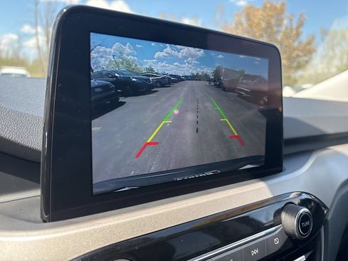 Used 2022 Ford Escape SEL w/ Technology Package FWD image 33
