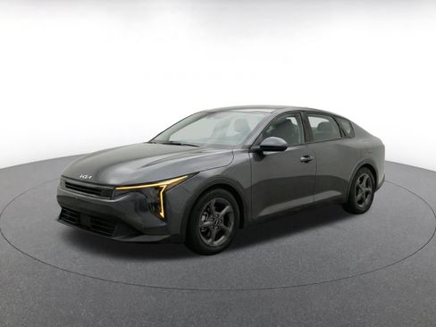 Used 2025 Kia K4 FWD image 3