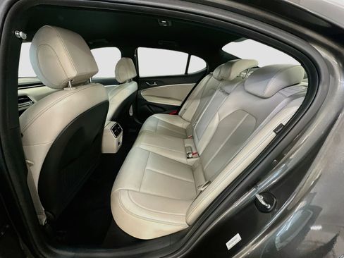 Used 2025 Genesis G70 2.5T AWD/4WD image 29