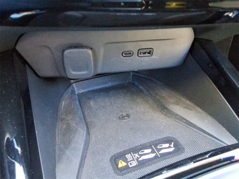 Certified 2024 Chevrolet Trax ACTIV w/ Sunroof Package image 34