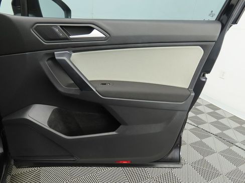 Used 2021 Volkswagen Tiguan S image 25