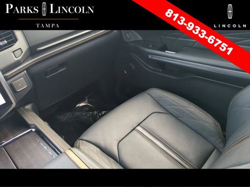 Used 2023 Ford Expedition Platinum RWD image 15
