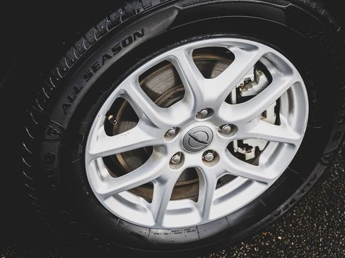 Used 2022 Chrysler Pacifica Touring-L image 16