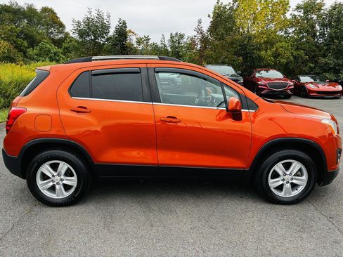 Used 2015 Chevrolet Trax LT w/ LT Sun and Sound Package image 10