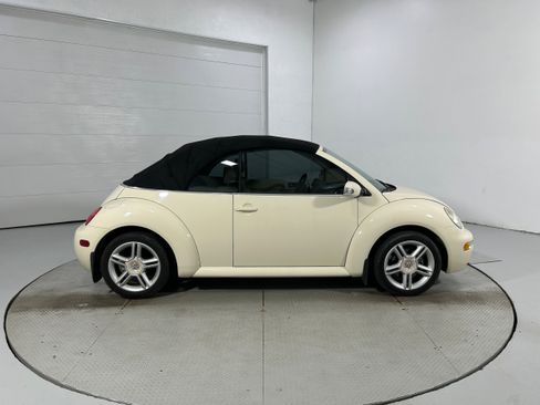 Used 2004 Volkswagen Beetle GLS FWD image 29