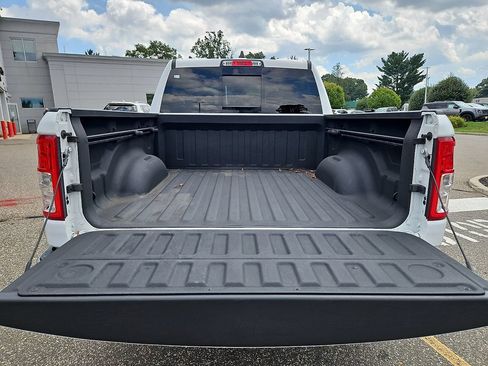 Used 2024 RAM 1500 Big Horn AWD/4WD image 30