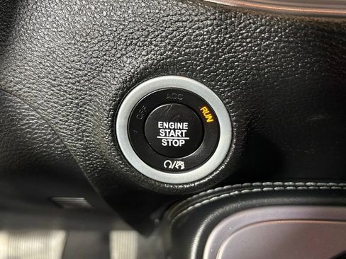 Used 2023 Dodge Challenger SXT RWD image 27