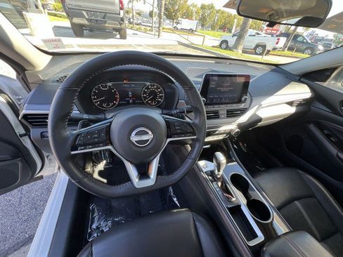 Used 2023 Nissan Altima 2.5 SR image 11