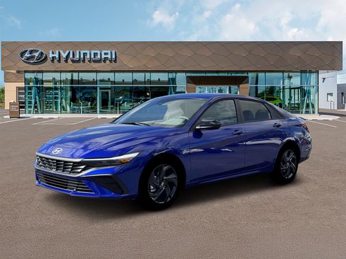 Used 2026 Hyundai Elantra Sport FWD image 2