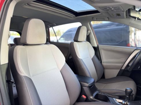 Used 2013 Toyota RAV4 XLE AWD/4WD image 31