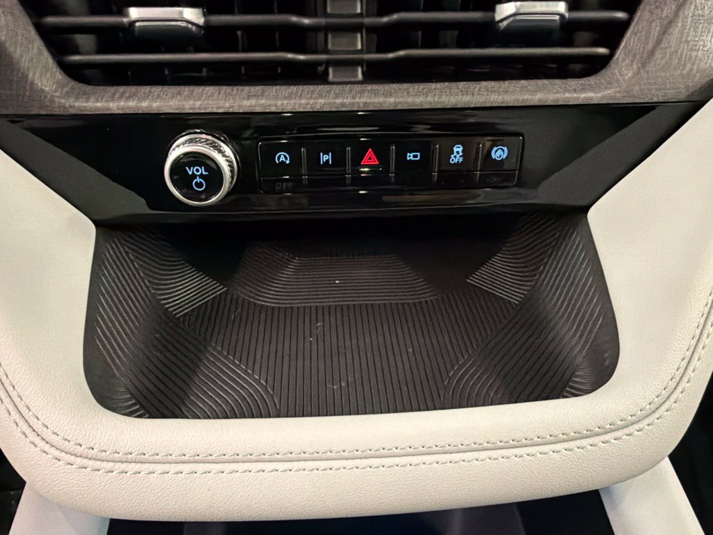 New 2027 Ford Explorer Platinum w/ 3.0L Ultimate Package AWD/4WD image 15