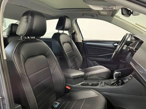 Used 2024 Volkswagen Jetta SE FWD image 10