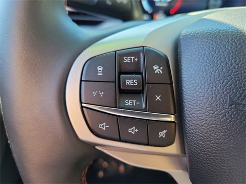 Used 2025 Ford Explorer Active w/ Active Comfort Package image 5