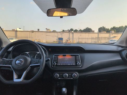Used 2021 Nissan Kicks S FWD image 27