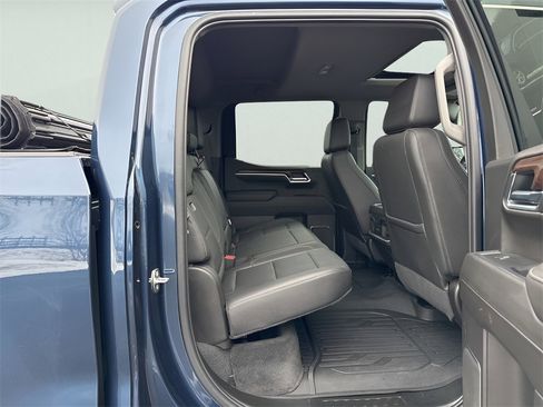 Used 2022 GMC Sierra 1500 SLT w/ SLT Convenience Package image 11
