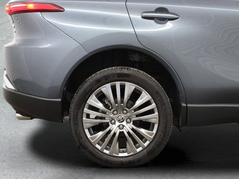 Used 2021 Toyota Venza Limited AWD/4WD image 12