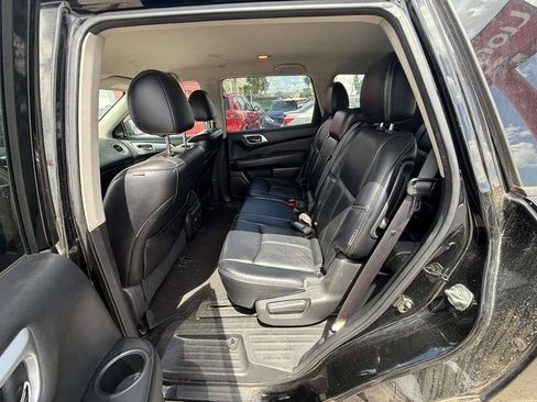 Used 2019 Nissan Pathfinder SL AWD/4WD image 10