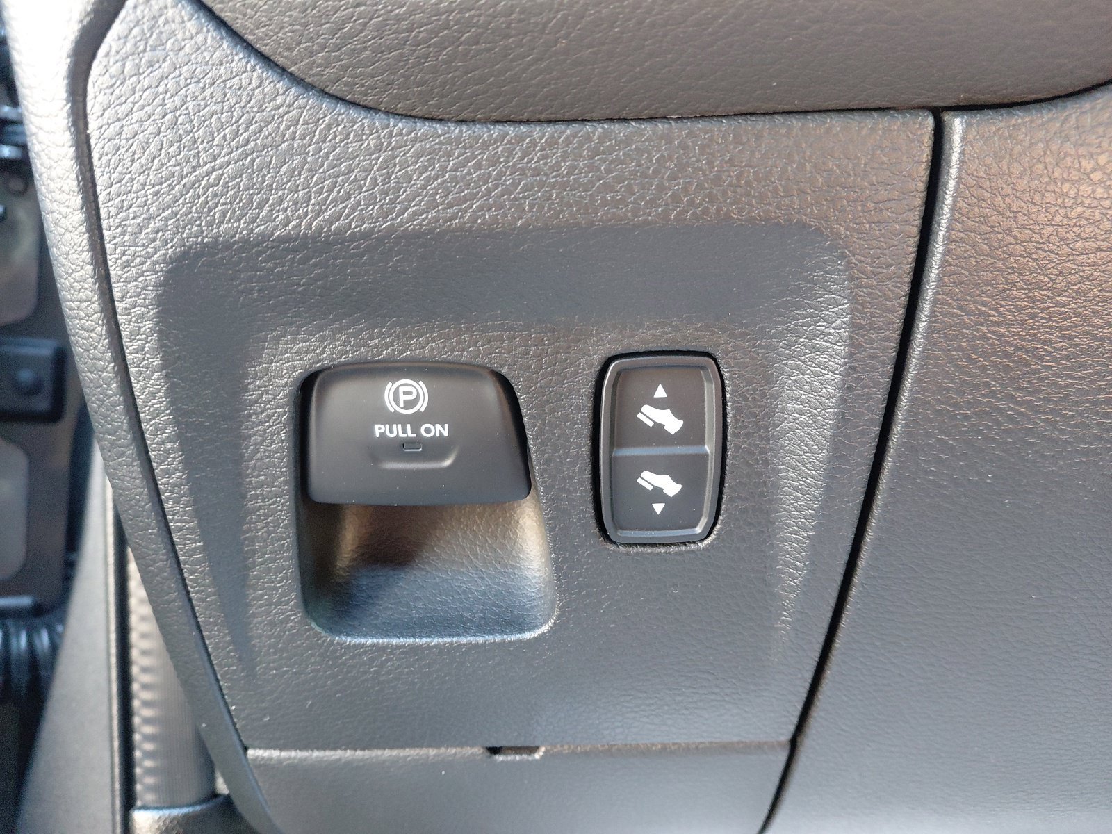 Used 2023 RAM 1500 Laramie AWD/4WD image 36