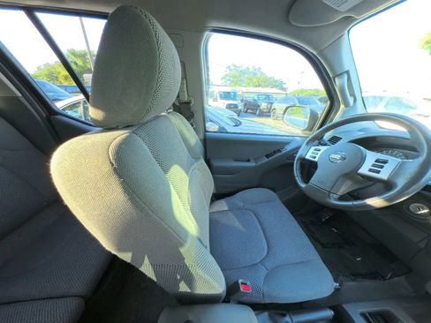 Used 2016 Nissan Frontier SV w/ SV Value Truck Package RWD image 27