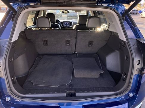 Used 2023 GMC Terrain SLT image 37