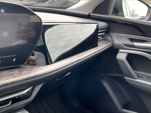 Certified 2025 Audi Q5 Premium w/ Convenience Package image 33