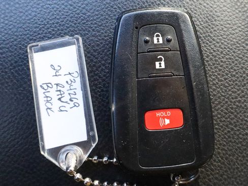 Used 2024 Toyota RAV4 XLE image 28