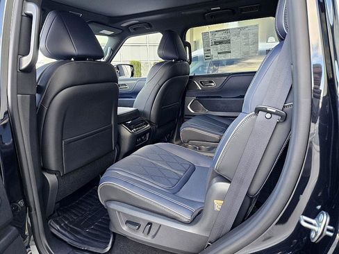 New 2026 INFINITI QX80 4WD image 7