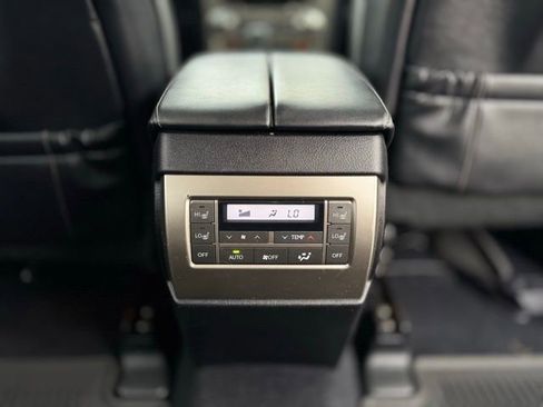 Used 2019 Lexus GX 460 image 24