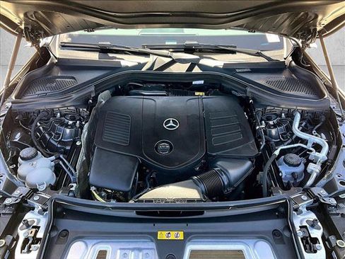 Certified 2025 Mercedes-Benz GLC 300 4MATIC image 11