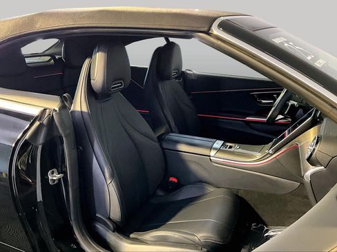 Used 2025 Mercedes-Benz CLE 300 4MATIC Cabriolet image 8