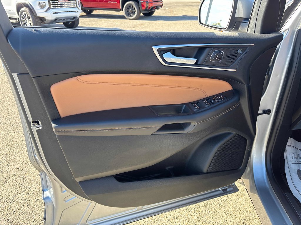 Used 2024 Ford Edge Titanium w/ Titanium Elite Package AWD/4WD image 9