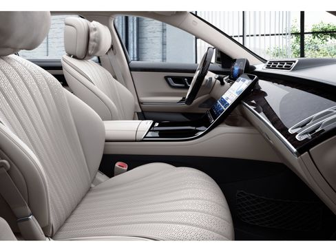 Used 2023 Mercedes-Benz S 500 4MATIC image 4