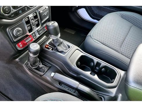Certified 2024 Jeep Wrangler Unlimited Rubicon 4xe AWD/4WD image 28