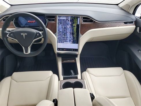 Used 2018 Tesla Model X 100D image 3