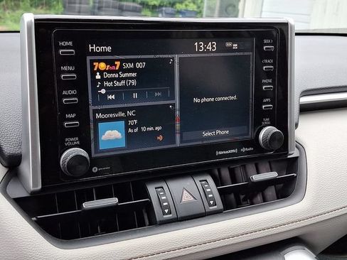 Used 2019 Toyota RAV4 Limited AWD/4WD image 14