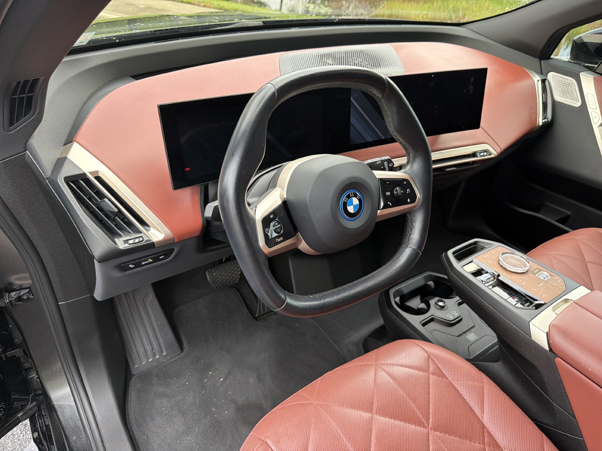 Certified 2023 BMW iX M60 w/ Executive Package AWD/4WD image 22